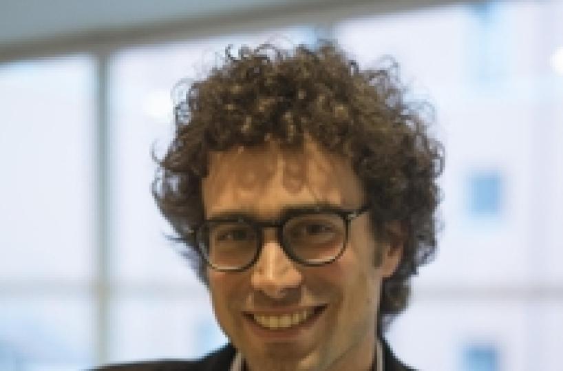 Libri: Premio Volponi a Matteo Cavezzali