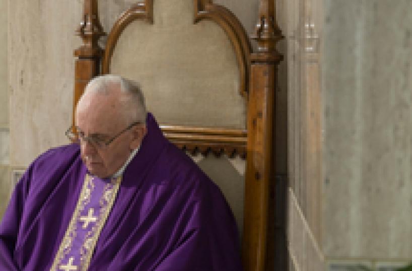 Coronavirus: priests should be beside the ill, pope says