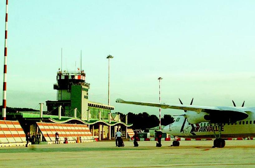 Aeroporto, adesso tocca a Emiliano