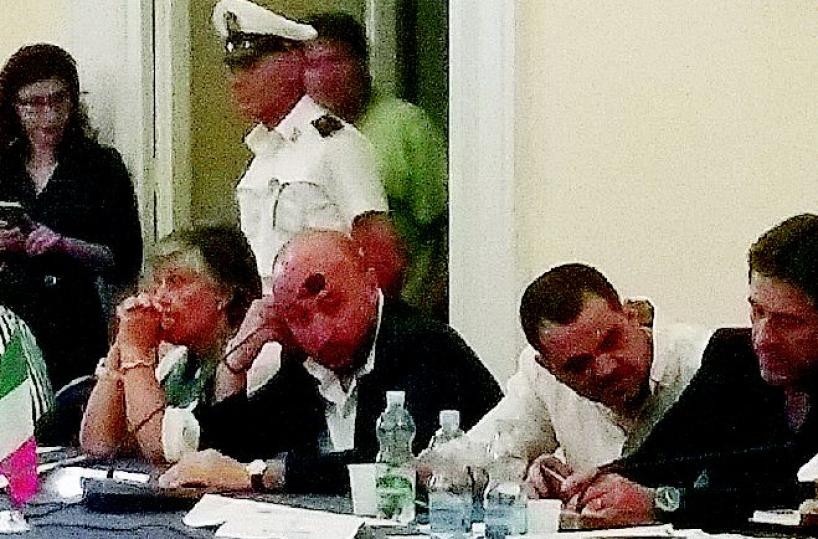 Barletta, fuoco «amico»sul sindaco Cascella