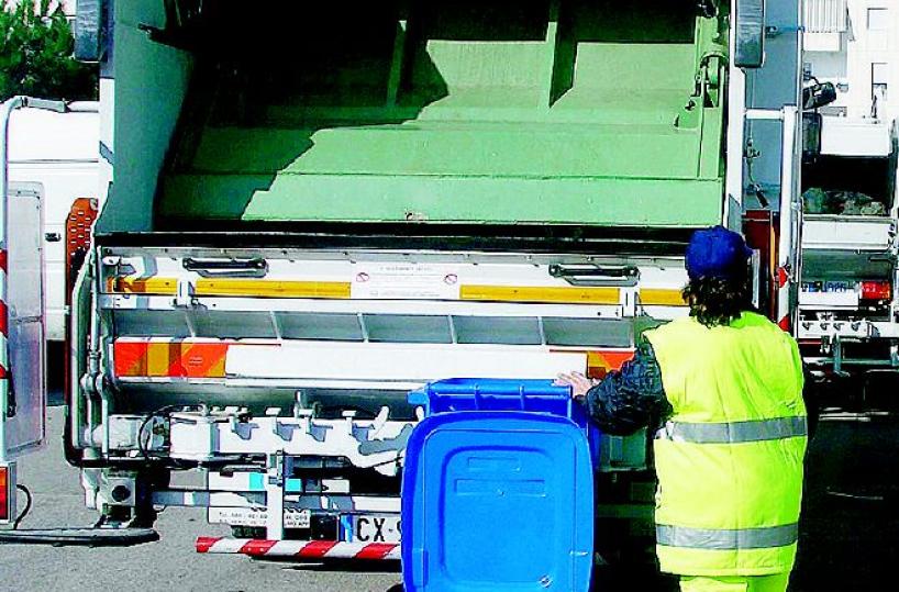  Bari, allarme Prefettura «Nei rifiuti il clan Parisi»