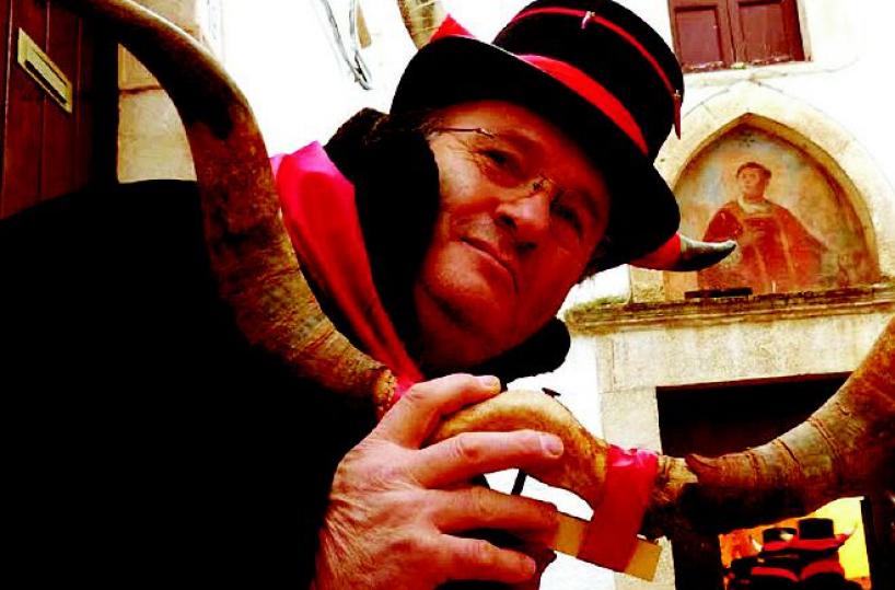 Al Carnevale di PutignanoDopo i «cornuti» le donne sposate