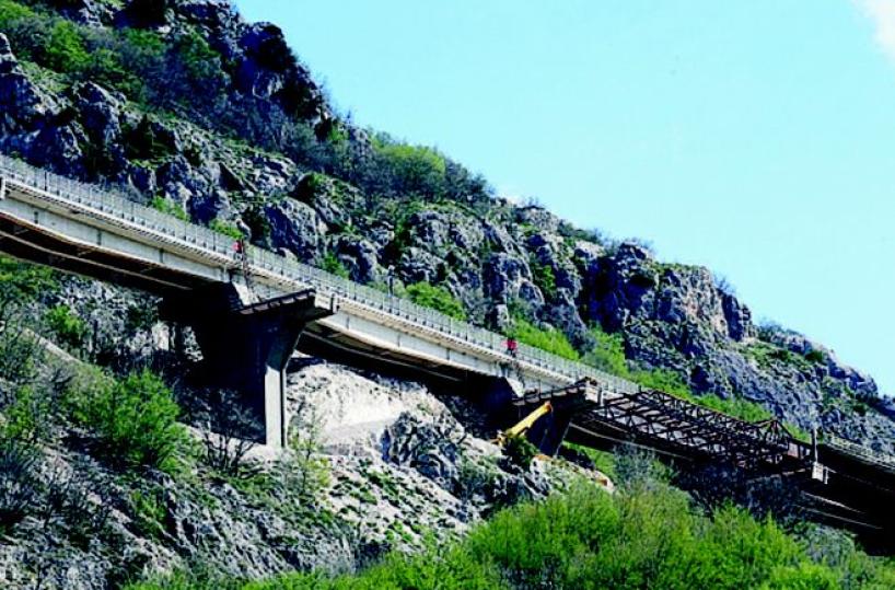  Raccordo chiuso al traffico L'alternativa? Un tratturo