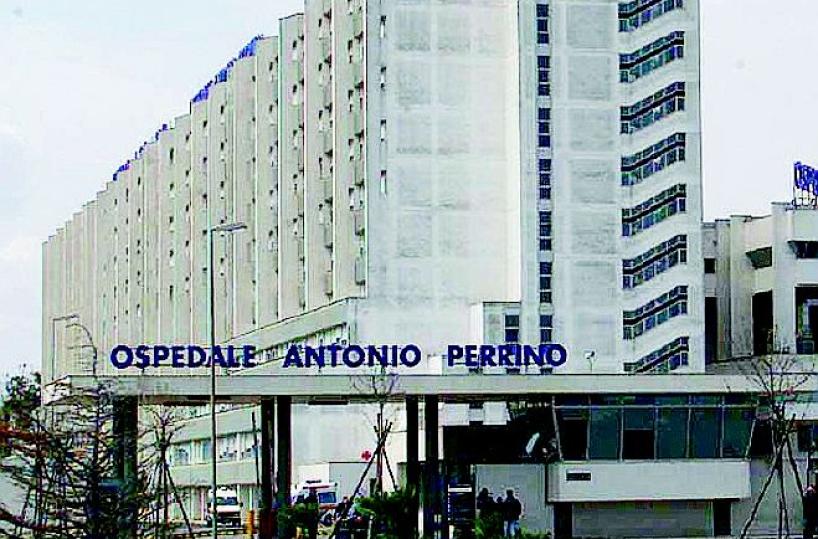 Scontro auto-scooter due 25enni in ospedale in gravi condizioni