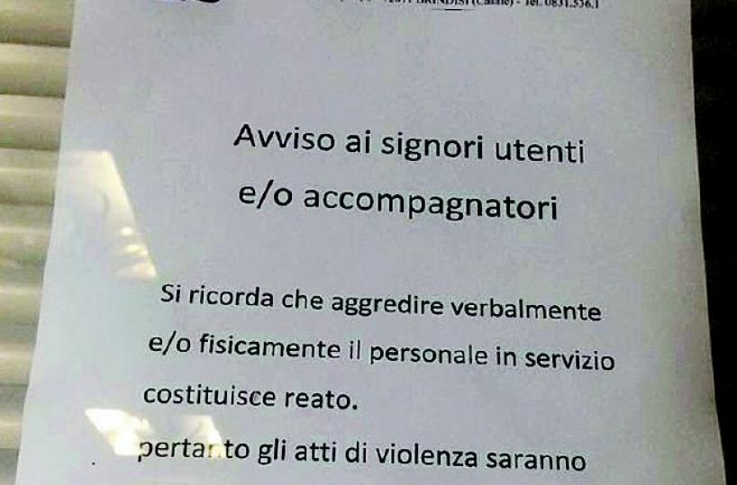 «Promemoria» anti-violenza affisso negli uffici della Asl