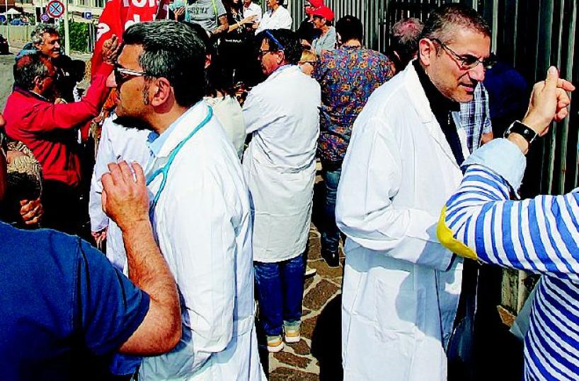 Le guardie medichebloccano gli ambulatori