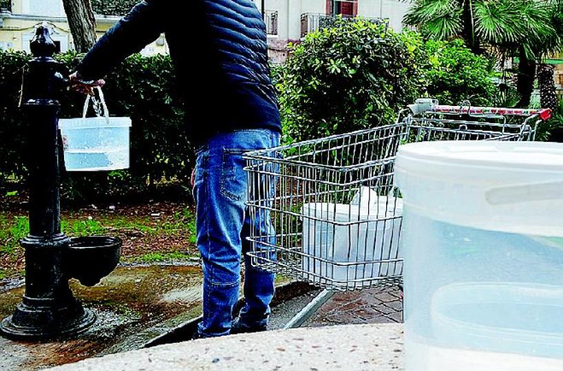  Aqp, rubinetti a secco monta la protesta a Bari