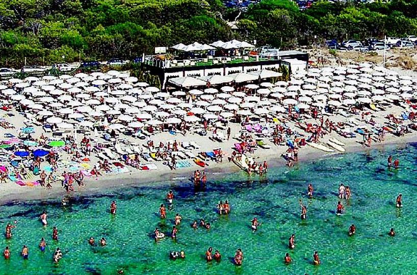 Brindisi, stabilimenti balneari. Concessioni prorogate per altri tredici anni