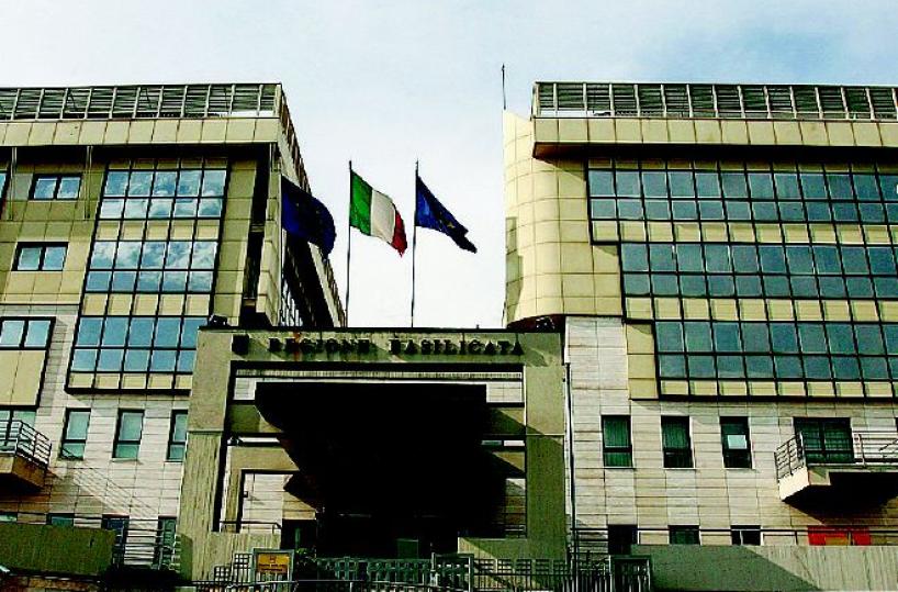 Vitalizi e indennità «congelati»?Panico tra i consiglieri della Basilicata