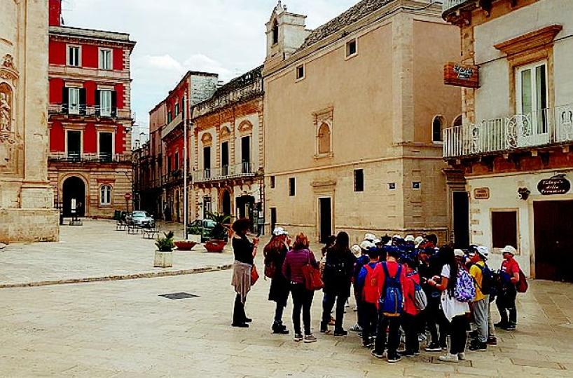 «Una città turistica ma strade e trasporti restano un problema»