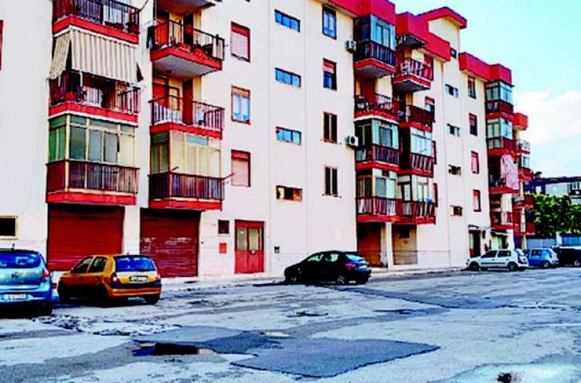 Indennità per l’anziano «sfrattato» dagli abusivi