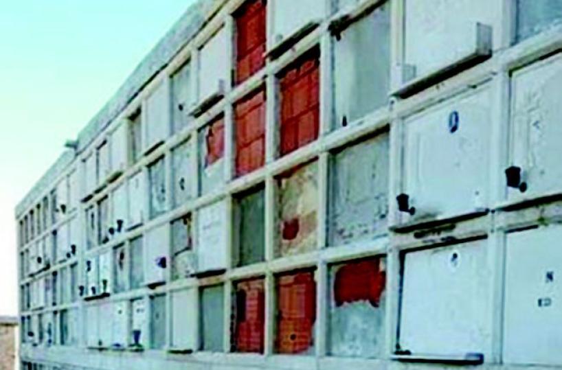 «Cimitero in balìa del degrado»