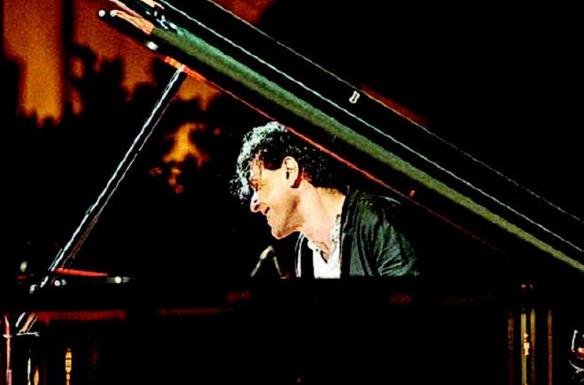 Ezio Bosso il 15 maggio  concerto al Petruzzelli