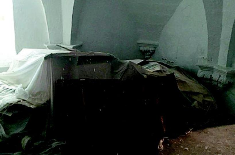 «La collezione di manifesti storici continua a marcire nel degrado»