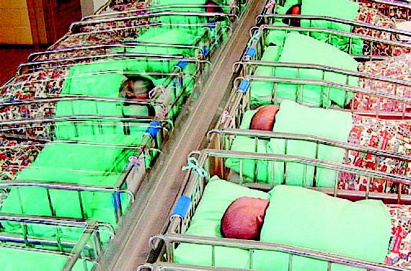 Un bambino nero nasce da genitori bianchi Un paese in subbuglio