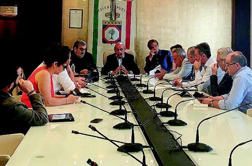 Rifiuti, rinvio di tre giorni  per placare l'opposizione