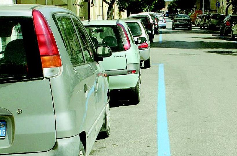 Soste a pagamento sospese agevolazioni  per studenti e negozi