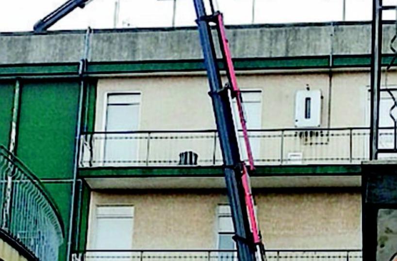Smontata la contestata antenna di telefonia