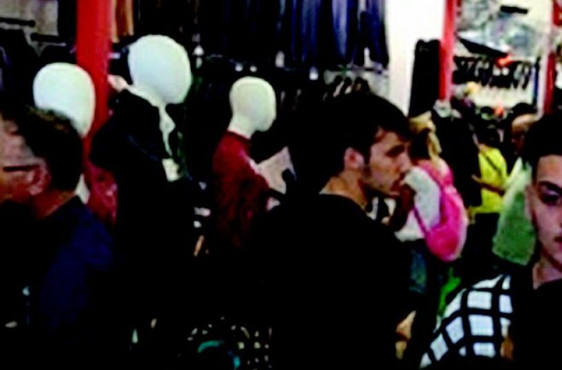 Grande affluenza durante la frenetica caccia all’affare