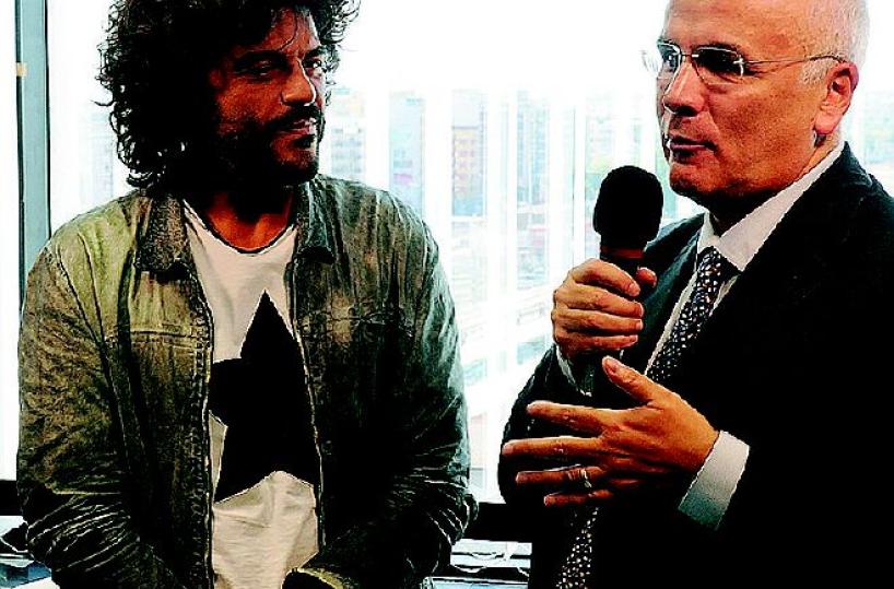 «L'Angelo delle canzoni è mia madre» renga alla «gazzetta»