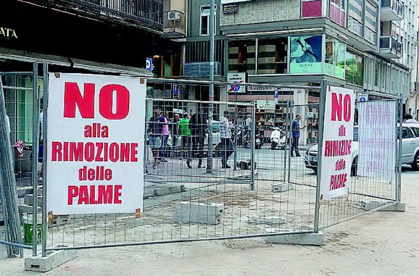 Panchine «a tempo»  in via Sparano