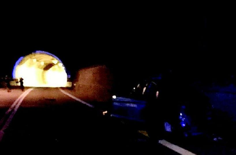 Perde il controllo dell'auto 22enne si schianta e muore