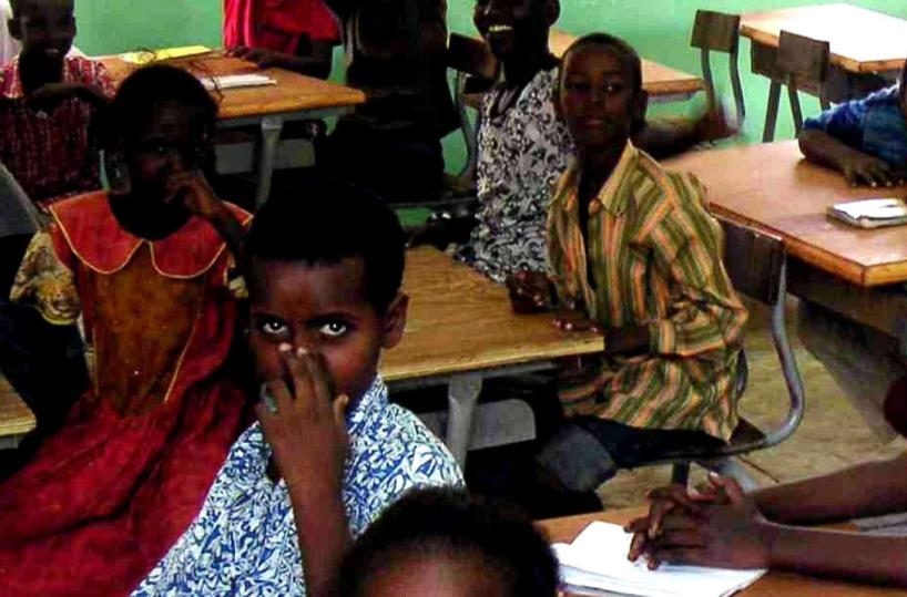 Bambini africani a scuola