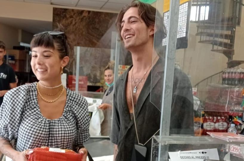 Damiano dei Maneskin e la fidanzata Giorgia in vacanza a Castellana
