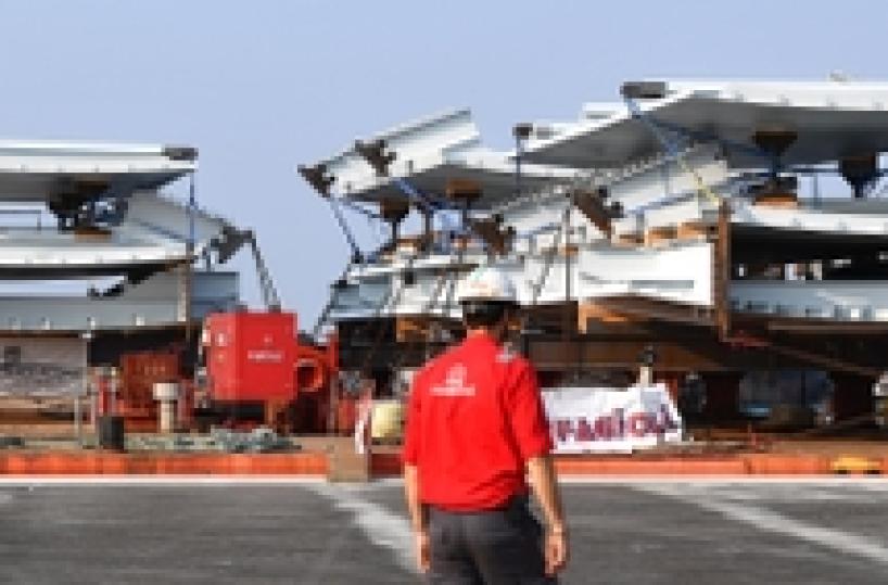 Primi impalcati ponte Genova in banchina