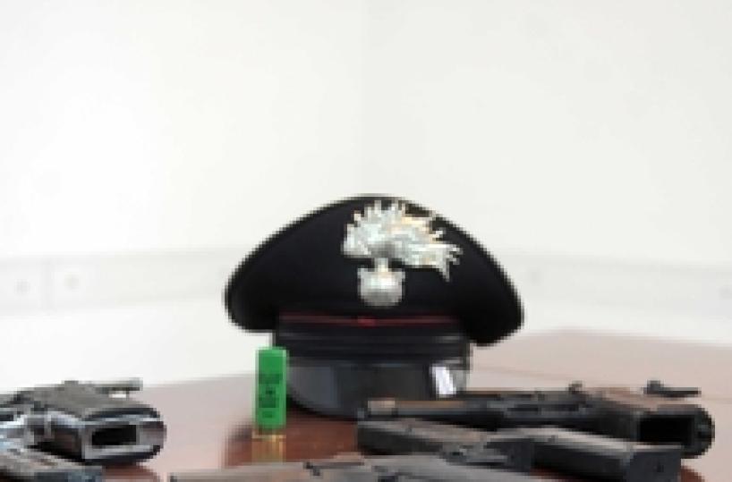 Arresti per traffico armi da Cc Treviso