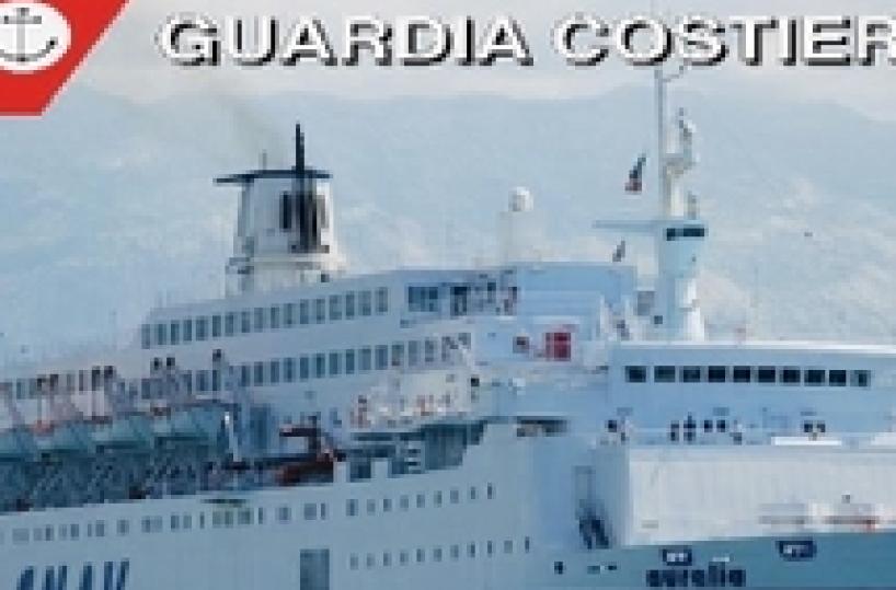 Traghetto per Albania fermato a Bari