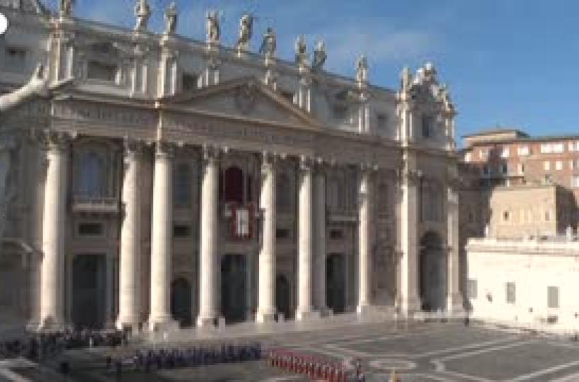Paura in Vaticano, uomo forza un varco: spari all'auto per fermarlo