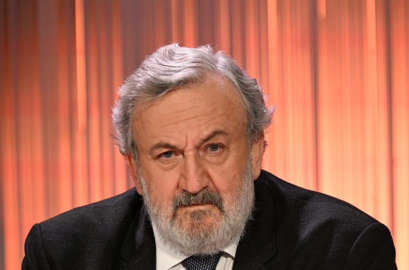 Braccio di ferro tra Emiliano e Antimafia: «Non ha mai detto inopportuno che venga in Commissione»