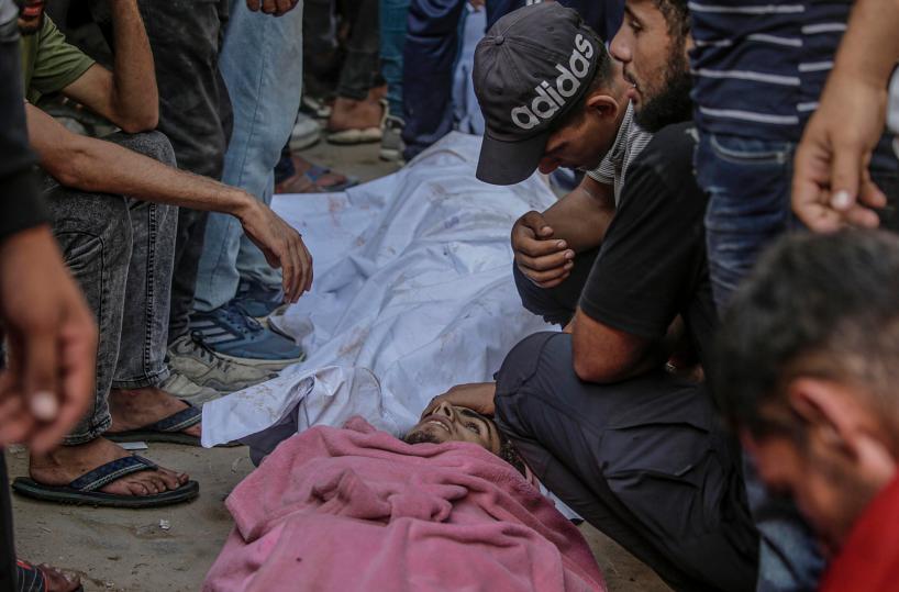 Salgono a 98 i morti a Gaza dall'alba di oggi