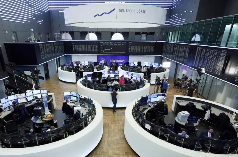 Borsa: l'Europa chiude in rosso, Francoforte giù del 2,29%