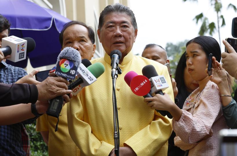 Thailandia, primo ministro chiede scioglimento parlamento