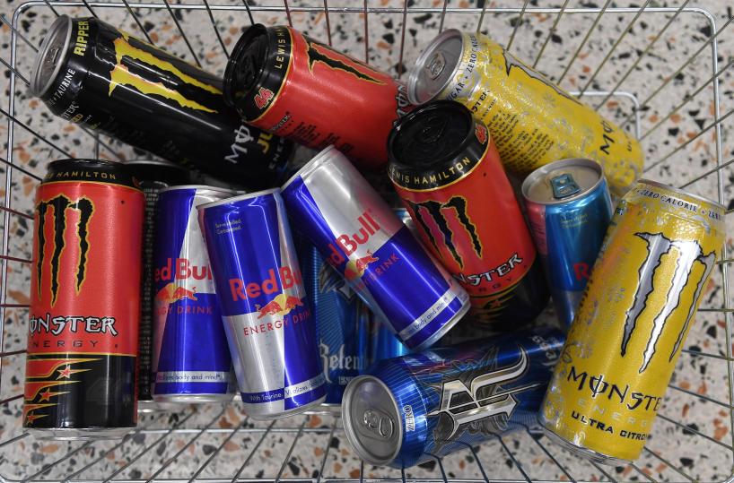 Il governo Gb vuole vietare gli energy drink agli under 16