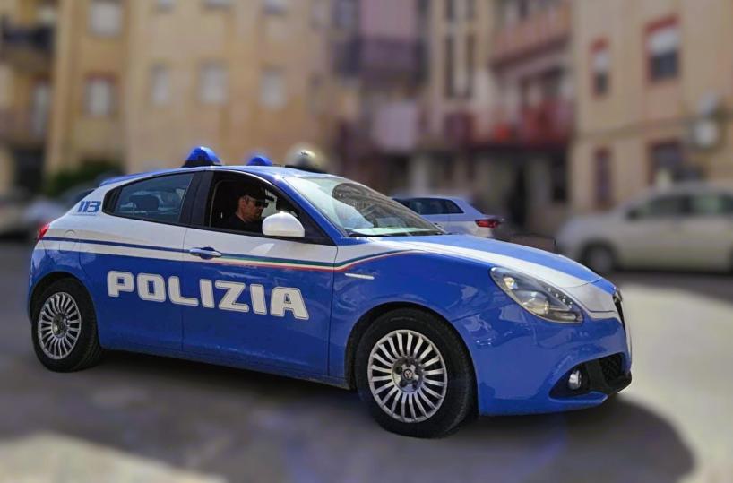 Omicidio a Napoli, ferita dal marito lo accoltella
