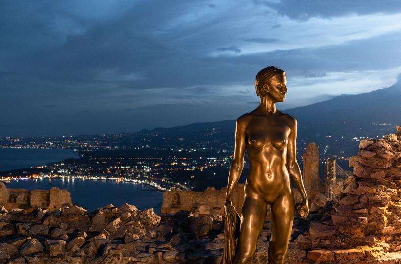 Jago presenta la David a Taormina, e Meta lo censura di nuovo