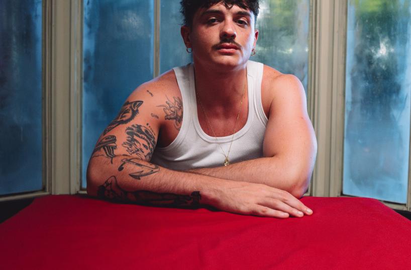 Hit parade, Olly in vetta alla classifica album e singoli