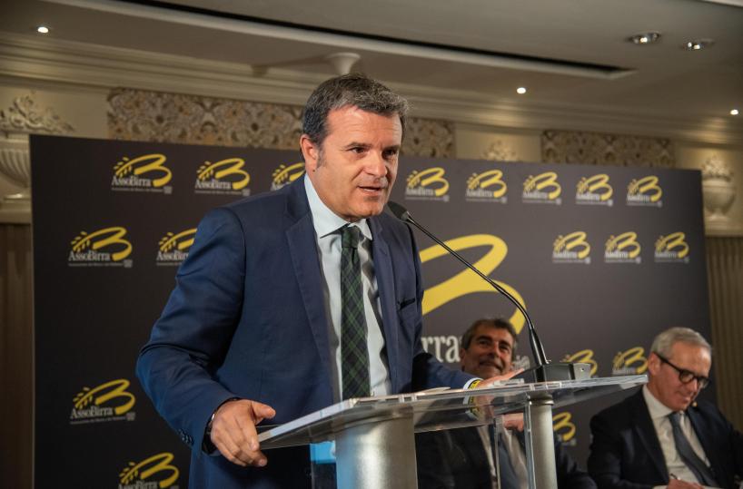 Centinaio,Vannacci rispetti le regole della Lega e Salvini