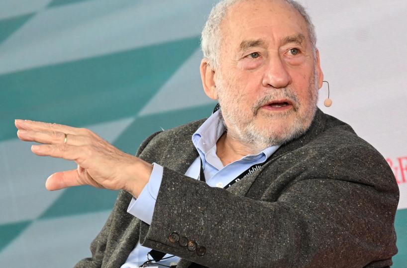 Stiglitz, 'accordo con Trump non vale la carta su cui è scritto'