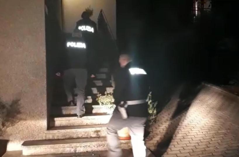 Arruolava giovani per azioni terroristiche, arrestato