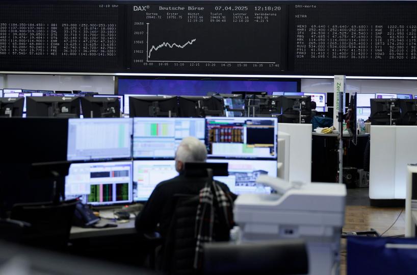 Borsa: l'Europa chiude positiva, Parigi +0,8%