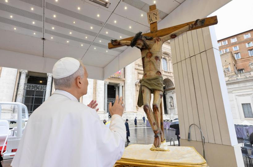 Il Papa, "serve alleanza, fondata non sul potere ma su cura"