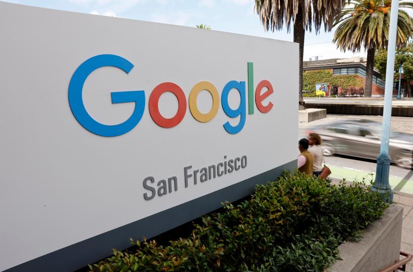 Google sale a Wall Street del 3,7%, vale 3.000 miliardi