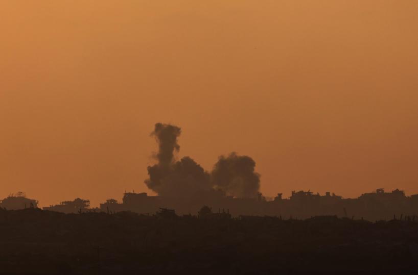 Media, 'almeno 38 morti a Gaza nei raid notturni'