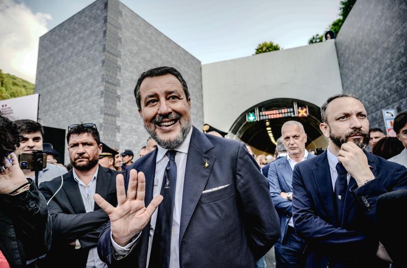 Salvini, saluto con l'ambasciatore russo giusto se vuoi dialogo