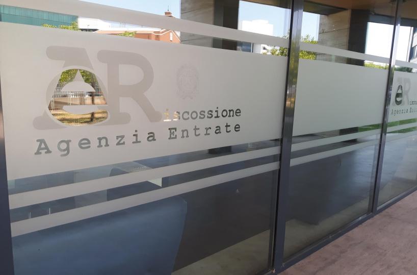 'Fisco assorbe 156 giorni lavoro, colpa 2,5 milioni evasori'