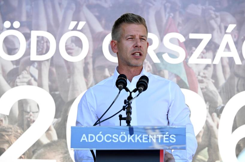 Confermata immunità all'ungherese Magyar. Orban: 'Un'infamia'